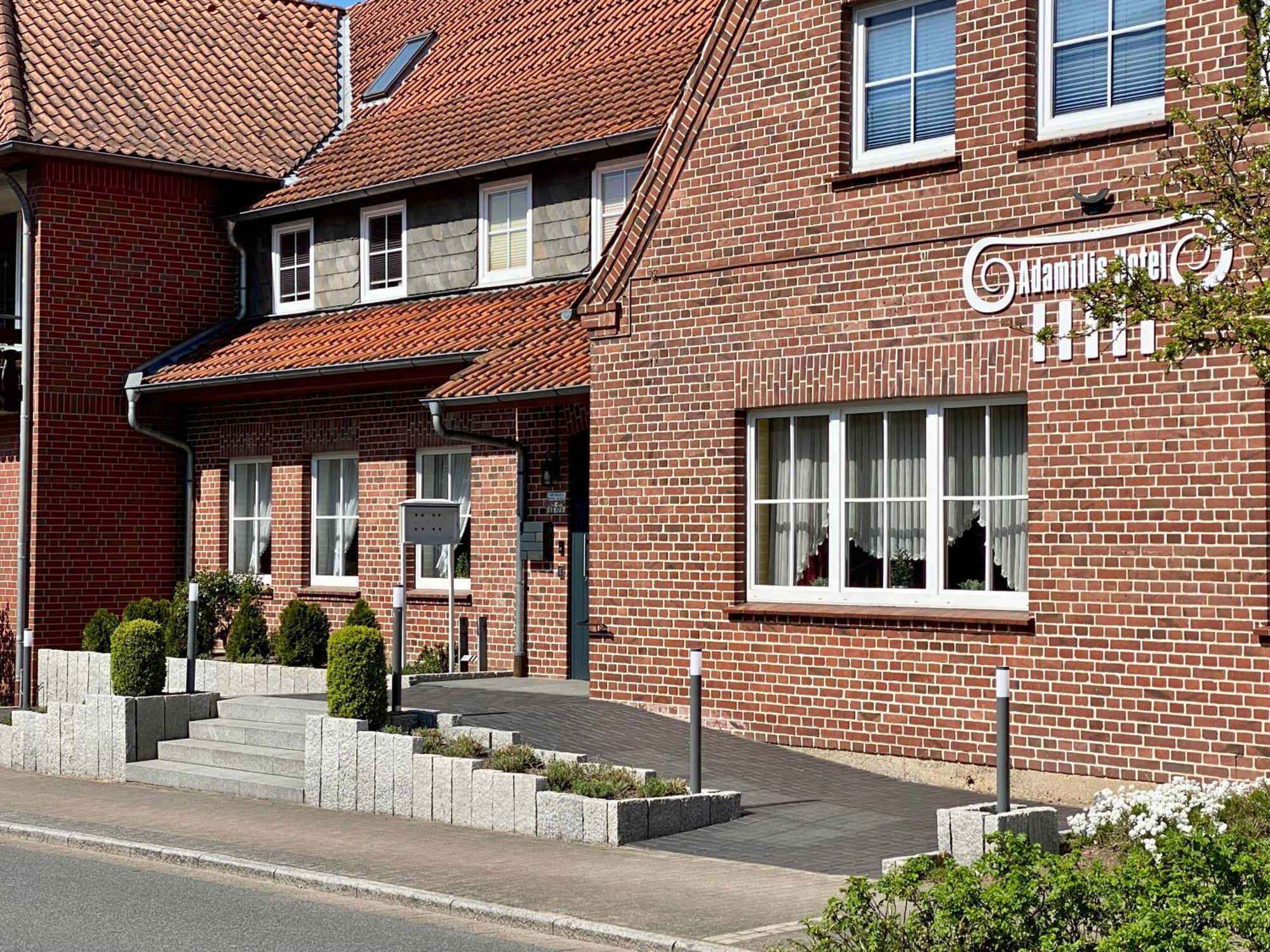 Adamidis Hotel Altenmedingen Экстерьер фото