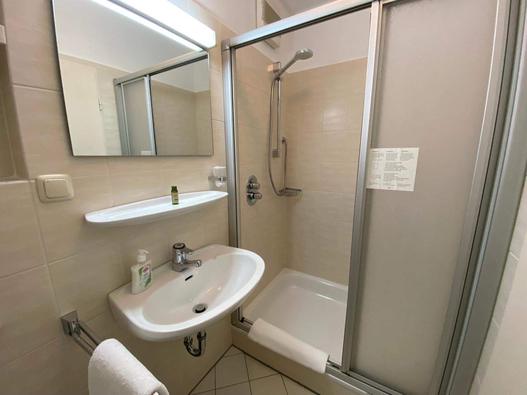 Adamidis Hotel Altenmedingen Экстерьер фото