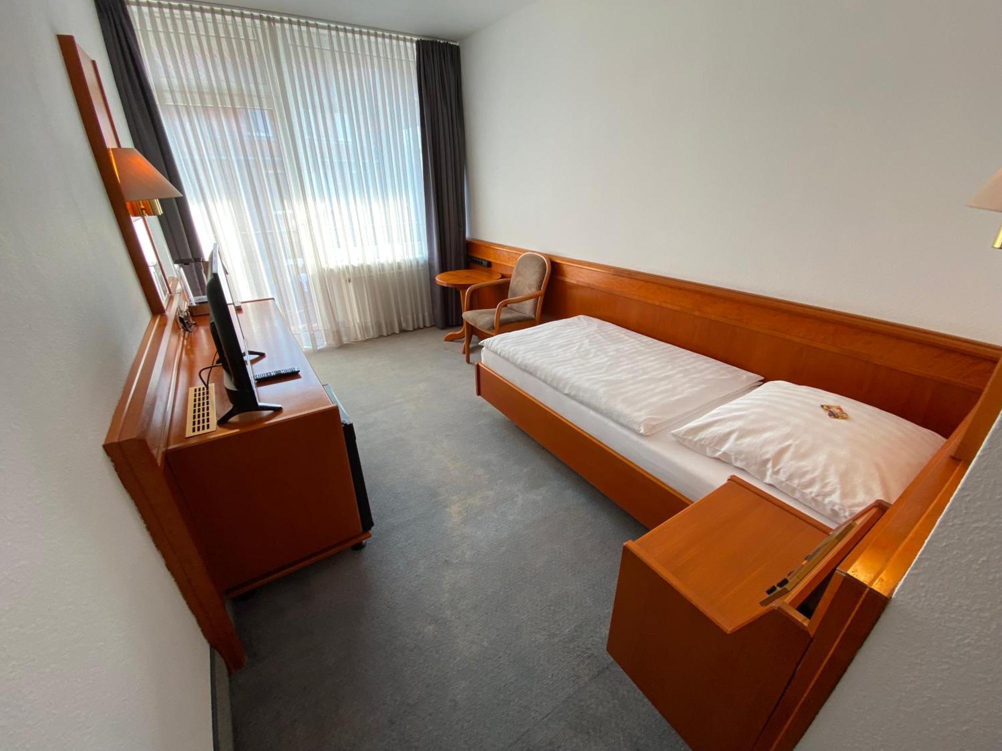 Adamidis Hotel Altenmedingen Экстерьер фото