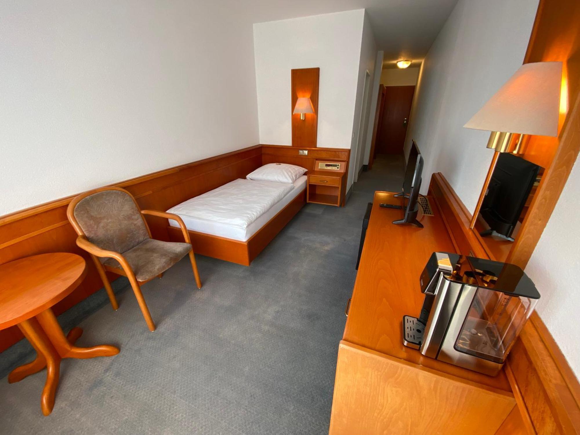 Adamidis Hotel Altenmedingen Экстерьер фото
