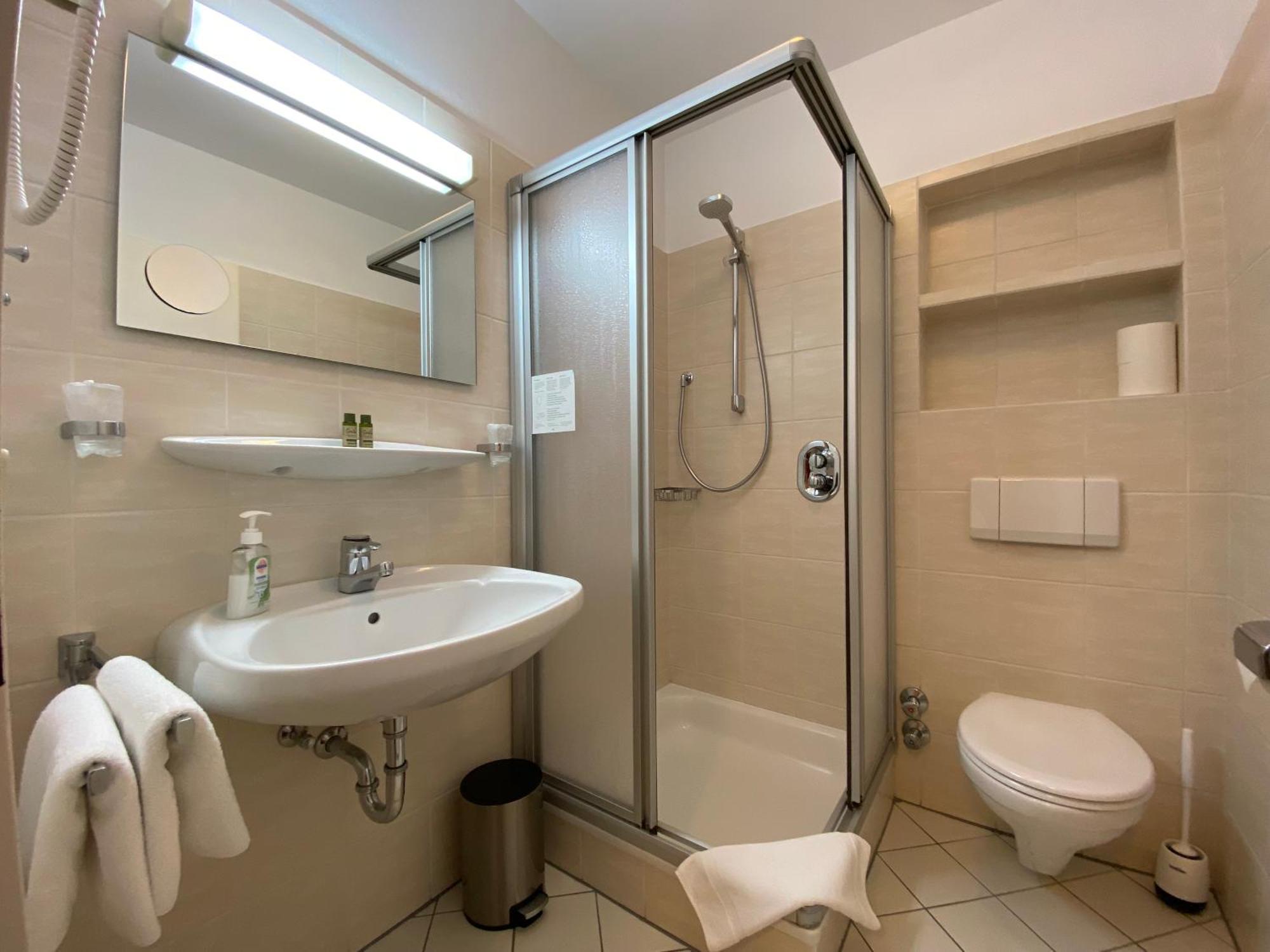Adamidis Hotel Altenmedingen Экстерьер фото